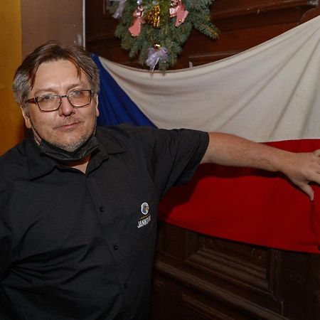 Pivovar Maly Janek - Restaurace, Penzion A Stany Jince Bagian luar foto