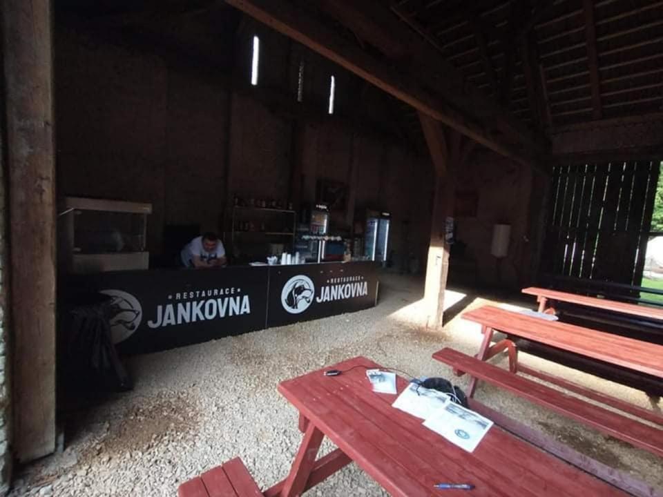 Pivovar Maly Janek - Restaurace, Penzion A Stany Jince Bagian luar foto